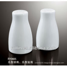 2014 elegant design white fine porcelain salt and pepper shaker